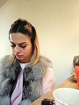 Snapshot of TiffanyMaze chatting on April 2026 06:25:02 AM TiffanyMaze online show from April 2026 06:25:02 AM