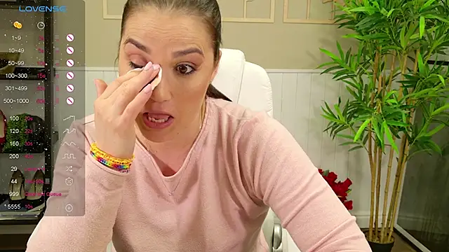 SelineSole online show from March 2025 04:01:01 PM