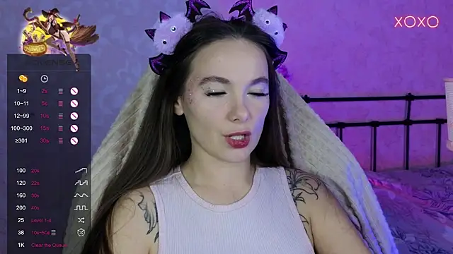 lil luna x online show from October 2025 01:01:02 PM