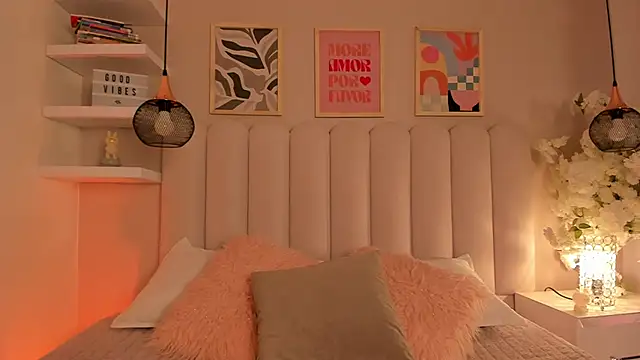 cute  cherry  online show from December 2025 08:17:01 PM