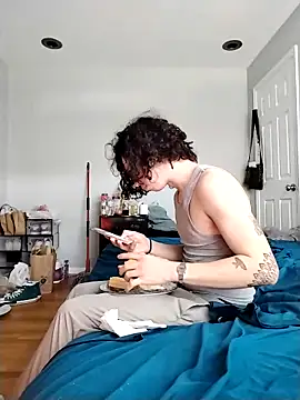 Snapshot of LiverandBrat77 chatting on February 2025 04:08:01 PM LiverandBrat77 online show from February 2025 04:08:01 PM