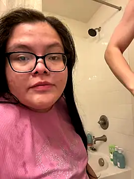 LiverandBrat77 online show from December 2025 10:40:02 PM