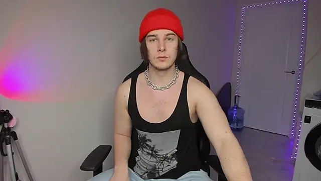 Snapshot of Vincent_Strong chatting on December 2024 12:49:01 PM Vincent Strong online show from December 2024 12:49:01 PM