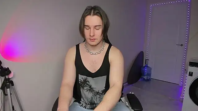 Snapshot of Vincent_Strong chatting on December 2024 07:54:02 AM Vincent Strong online show from December 2024 07:54:02 AM