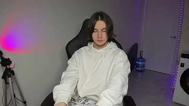 Snapshot of Vincent_Strong chatting on December 2024 07:47:02 AM Vincent Strong online show from December 2024 07:47:02 AM