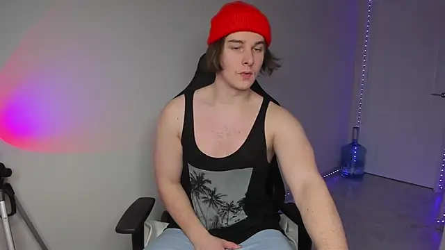 Snapshot of Vincent_Strong chatting on December 2024 01:33:02 PM Vincent Strong online show from December 2024 01:33:02 PM