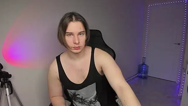 Snapshot of Vincent_Strong chatting on December 2024 07:18:02 AM Vincent Strong online show from December 2024 07:18:02 AM