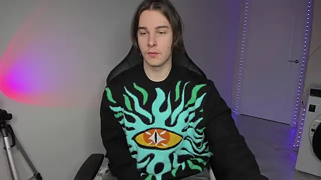 Snapshot of Vincent_Strong chatting on December 2024 07:33:02 AM Vincent Strong online show from December 2024 07:33:02 AM