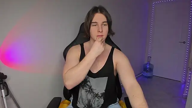 Snapshot of Vincent_Strong chatting on December 2024 08:13:01 AM Vincent Strong online show from December 2024 08:13:01 AM