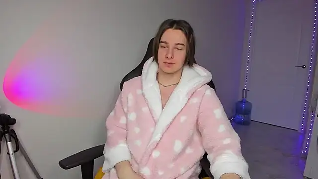 Snapshot of Vincent_Strong chatting on January 2025 07:27:02 AM Vincent Strong online show from January 2025 07:27:02 AM