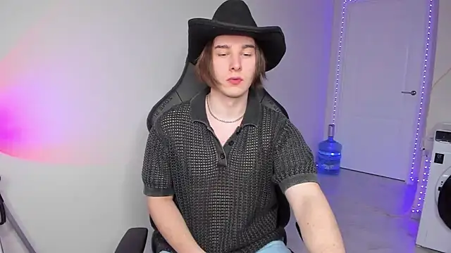 Snapshot of Vincent_Strong chatting on January 2025 07:20:02 AM Vincent Strong online show from January 2025 07:20:02 AM