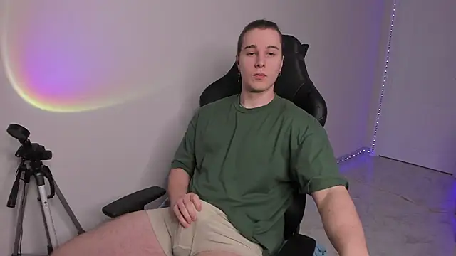 Snapshot of Vincent_Strong chatting on February 2025 08:11:02 AM Vincent Strong online show from February 2025 08:11:02 AM