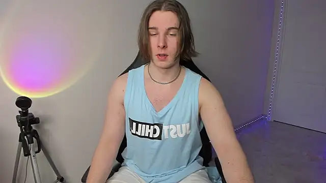 Snapshot of Vincent_Strong chatting on February 2025 09:56:02 AM Vincent Strong online show from February 2025 09:56:02 AM