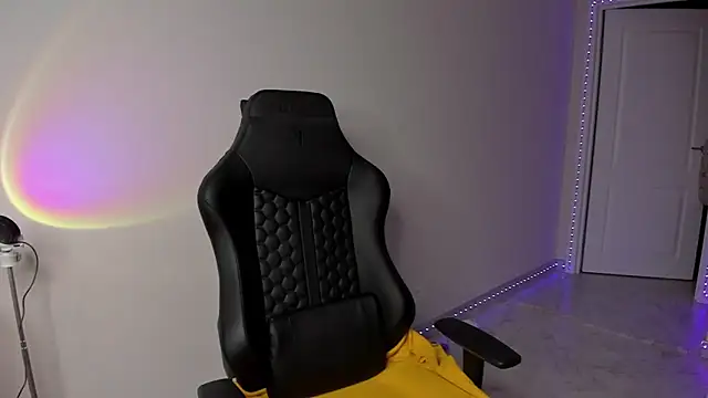 Snapshot of Vincent_Strong chatting on March 2025 01:26:01 AM Vincent Strong online show from March 2025 01:26:01 AM