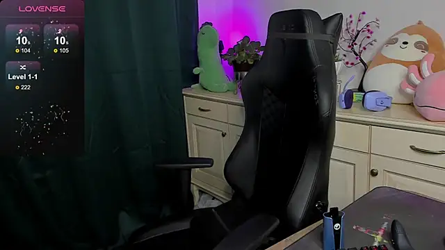 Snapshot of Vincent_Strong chatting on September 2025 08:03:02 AM Vincent Strong online show from September 2025 08:03:02 AM