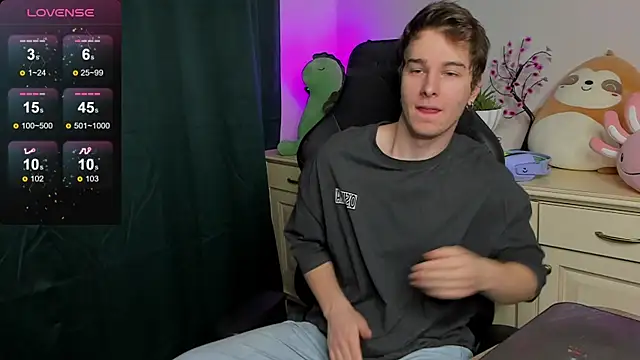 Snapshot of Vincent_Strong chatting on September 2025 08:13:02 AM Vincent Strong online show from September 2025 08:13:02 AM