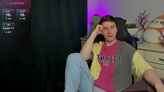 Snapshot of Vincent_Strong chatting on September 2025 08:26:01 AM Vincent Strong online show from September 2025 08:26:01 AM