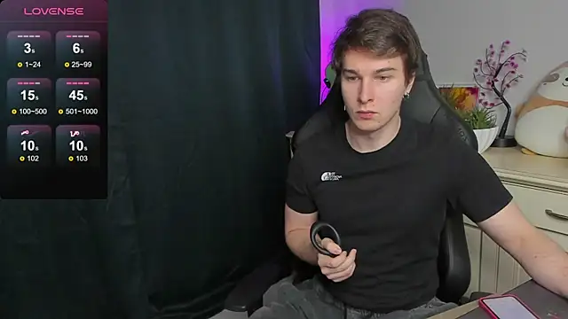 Snapshot of Vincent_Strong chatting on October 2025 08:57:02 AM Vincent Strong online show from October 2025 08:57:02 AM