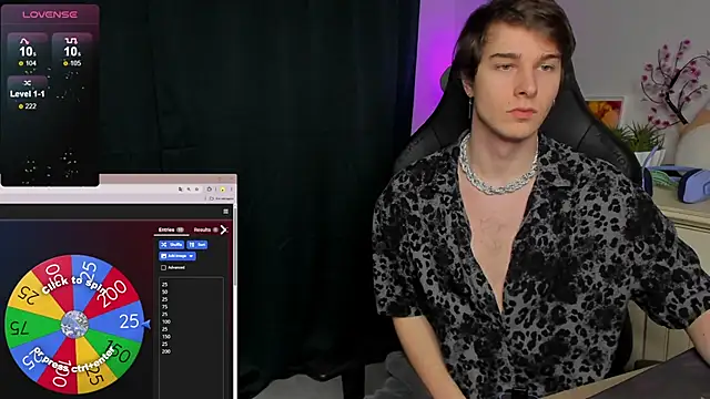 Snapshot of Vincent_Strong chatting on November 2025 09:21:02 AM Vincent Strong online show from November 2025 09:21:02 AM