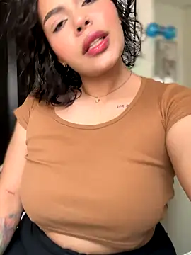 GigiiStone online show from September 2025 06:40:01 PM