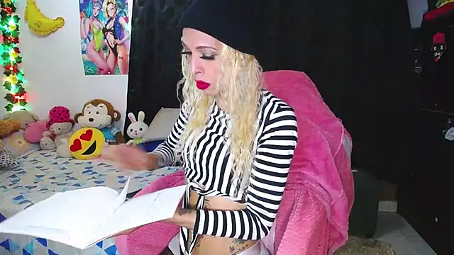 Snapshot of flaquita_corall chatting on April 2026 10:05:01 PM flaquita corall online show from April 2026 10:05:01 PM