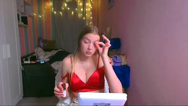 Snapshot of __Aphrodita__wow__ chatting on December 2024 12:05:02 PM   Aphrodita  wow   online show from December 2024 12:05:02 PM