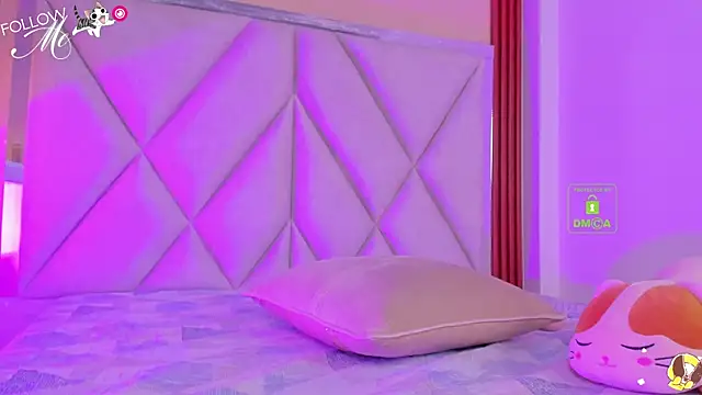 Snapshot of Happy_tits chatting on September 2025 07:04:01 PM Happy tits online show from September 2025 07:04:01 PM