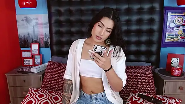 Snapshot of Taly_Fox chatting on December 2024 09:29:02 PM Taly Fox online show from December 2024 09:29:02 PM