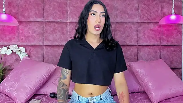 Snapshot of Taly_Fox chatting on February 2025 09:40:01 PM Taly Fox online show from February 2025 09:40:01 PM