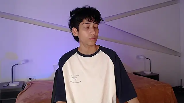 hot little bunny online show from February 2025 08:55:01 PM