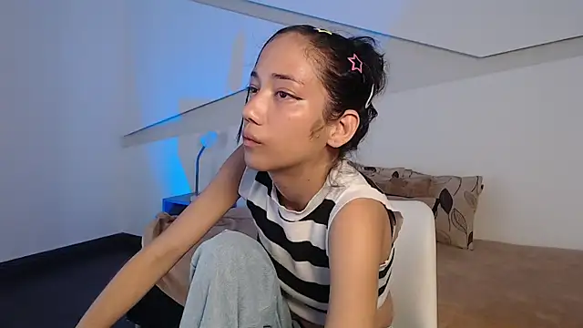 hot little bunny online show from December 2025 10:16:01 PM