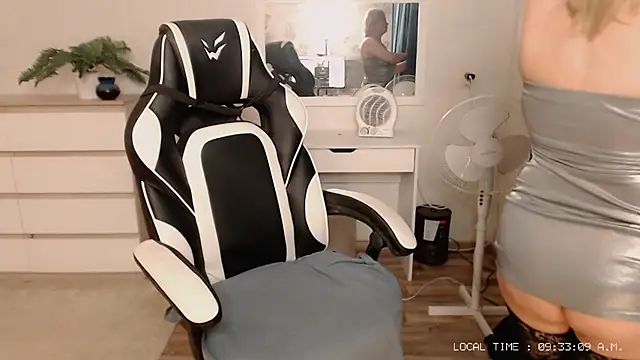 Lola Richie online show from December 2024 04:34:02 AM