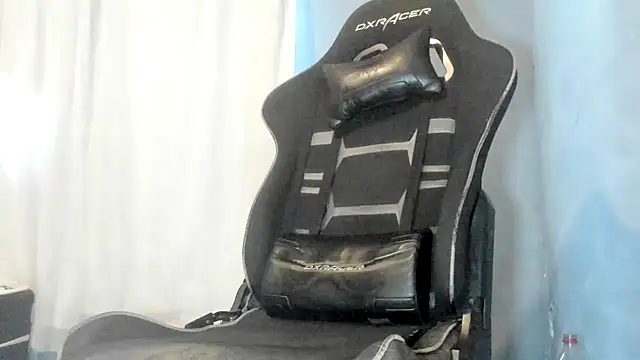 Snapshot of Novin18RJ chatting on February 2025 07:24:02 PM Novin18RJ online show from February 2025 07:24:02 PM