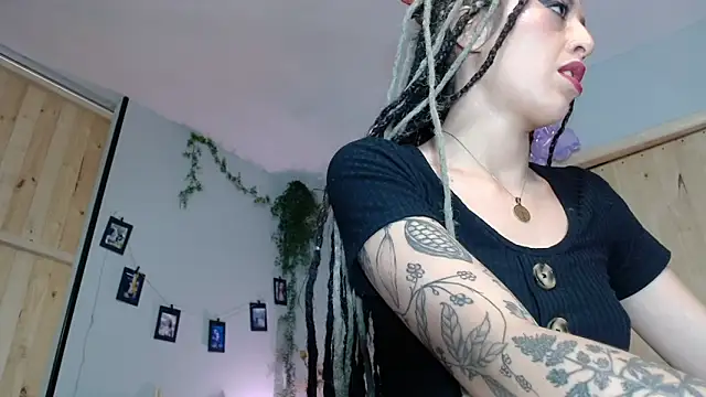 VickyJackson  online show from December 2025 05:54:02 PM