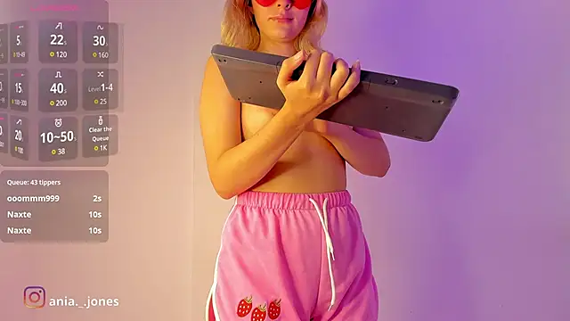 Ania jones online show from December 2024 02:11:02 AM