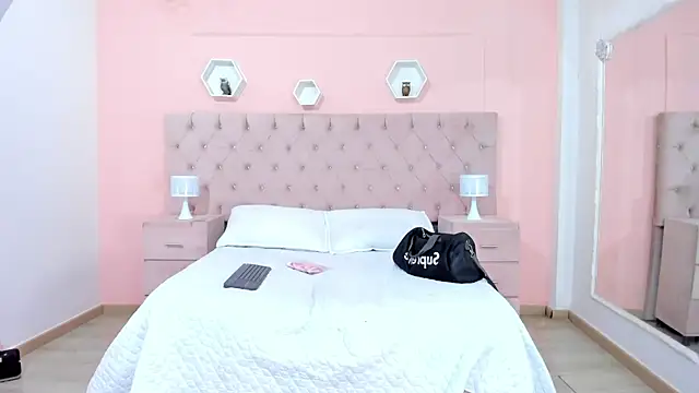 Snapshot of CinthiaCollins chatting on February 2025 02:34:02 PM CinthiaCollins online show from February 2025 02:34:02 PM