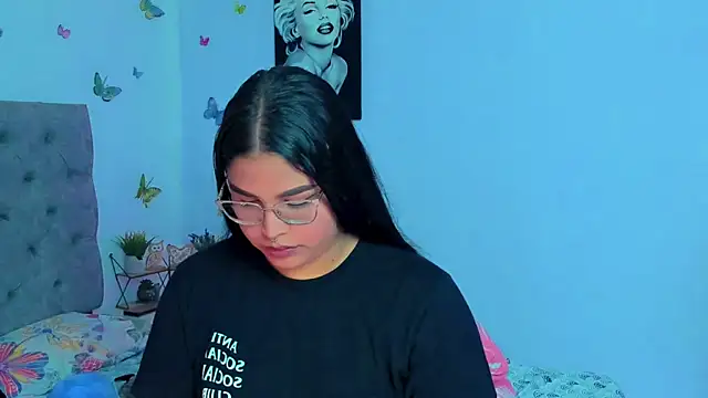 mabellfox online show from December 2024 07:11:02 PM