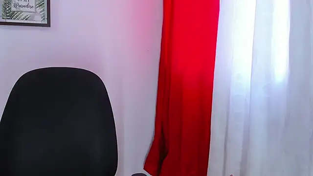 Snapshot of Victoria_Caruso chatting on December 2024 09:41:02 PM Victoria Caruso online show from December 2024 09:41:02 PM