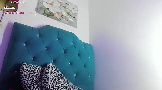 Snapshot of Victoria_Caruso chatting on March 2025 12:28:02 AM Victoria Caruso online show from March 2025 12:28:02 AM