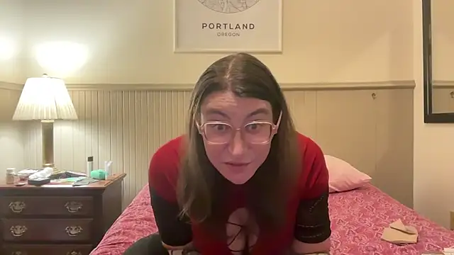 Snapshot of tessa_luna chatting on April 2026 06:17:01 AM tessa luna online show from April 2026 06:17:01 AM