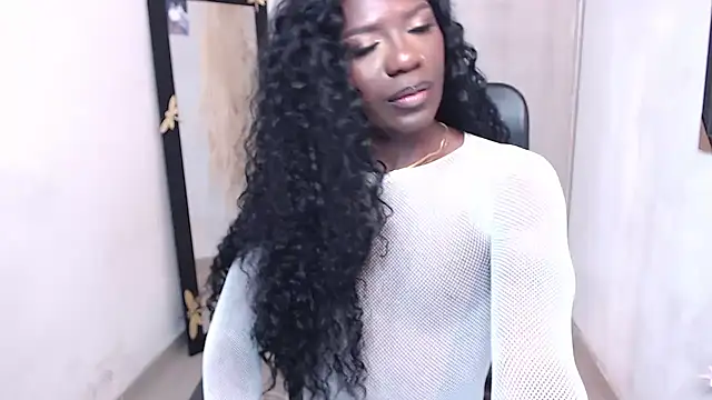 Snapshot of Cherykathaleiya chatting on October 2025 08:30:01 PM Cherykathaleiya online show from October 2025 08:30:01 PM