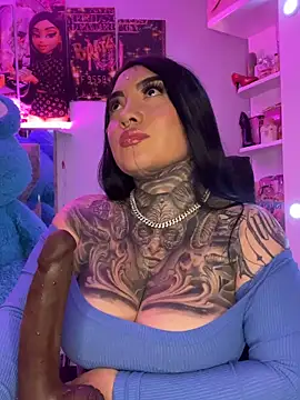 Snapshot of CloeeBeckam chatting on March 2026 08:15:01 AM CloeeBeckam online show from March 2026 08:15:01 AM