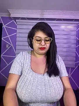 Snapshot of MiiaaJoness chatting on March 2026 04:12:01 PM MiiaaJoness online show from March 2026 04:12:01 PM