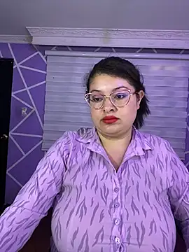 Snapshot of MiiaaJoness chatting on May 2026 08:37:01 PM MiiaaJoness online show from May 2026 08:37:01 PM