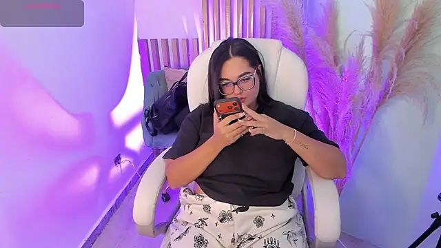 Snapshot of CelesteBrucee chatting on January 2026 08:21:02 PM CelesteBrucee online show from January 2026 08:21:02 PM