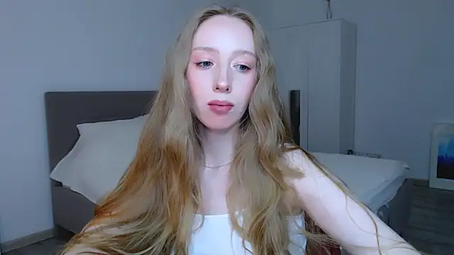 Luna insniity online show from December 2024 08:33:02 PM