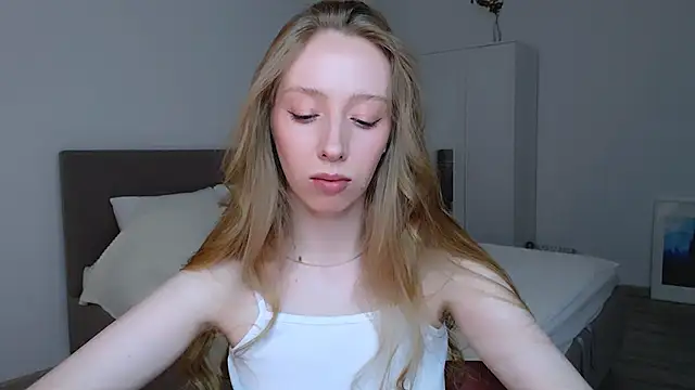 Luna insniity online show from December 2024 07:59:02 PM