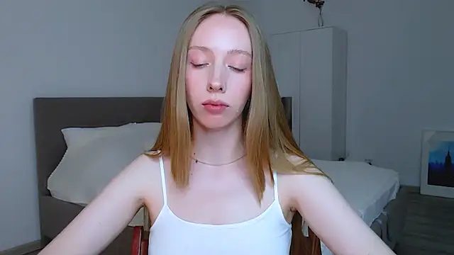 Luna insniity online show from December 2024 08:54:01 PM