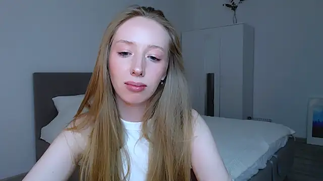 Luna insniity online show from December 2024 10:16:01 PM