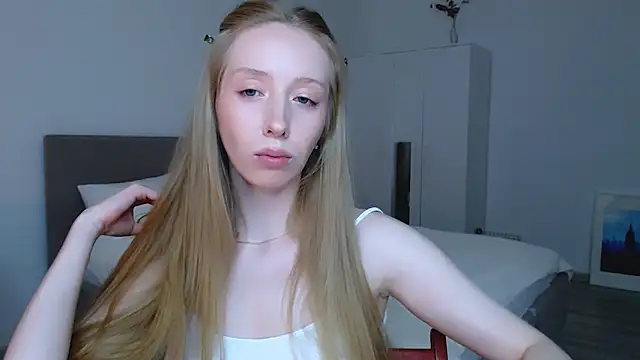 Luna insniity online show from December 2024 10:45:01 PM